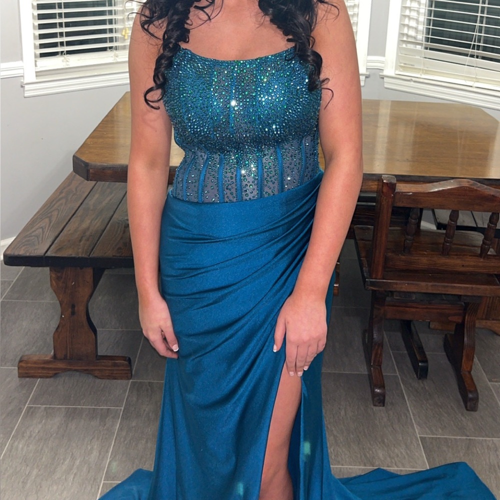 Elegant Teal Evening Gown